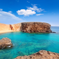 Fototapeta na wymiar Playa Papagayo Beach Lanzarote w Wyspach Kanaryjskich