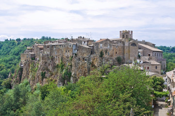 Fototapeta na wymiar Panoramiczny widok Calcata. Lazio. Włochy.