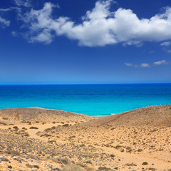 Fototapeta na wymiar South Punta Papagayo Lanzarote jest w Wyspach Kanaryjskich