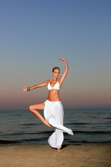 Fototapeta premium young woman showing her curvaceous body