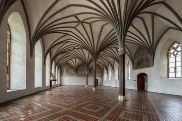 Fototapeta na wymiar Izba w największym zamku gotyckiego w Europie - Malbork.