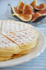 Frische Waffeln zum Frühstück