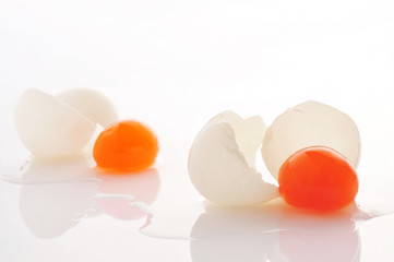 Salted egg yolks and eggshells