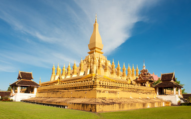 Fototapeta na wymiar Pha That Luang pomnik, Vientiane, Laos.