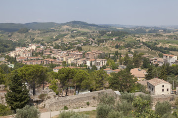 Fototapeta na wymiar San Gimignano y la campiña toscana, Italia