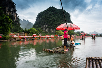 croisi&egrave;re sur la rivi&egrave;re Yilang
