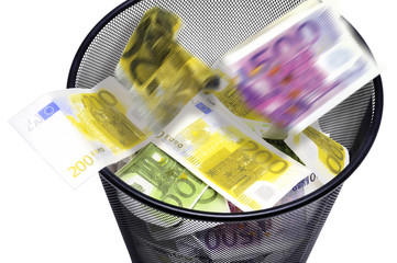 Euro à la corbeille