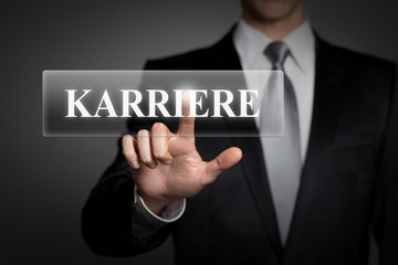 Mann drückt touchscreen button - Karriere