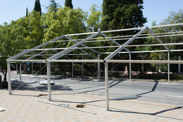 Возведение конструкции будущего павильона