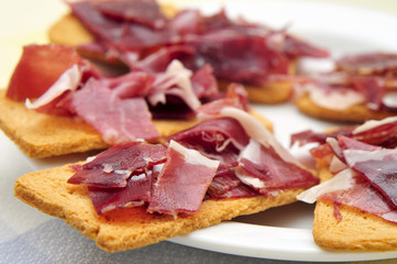 serrano ham tapas