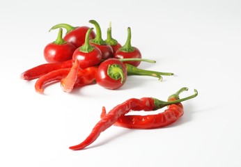 diversi peperoncini rossi