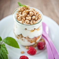 biomüsli mit joghurt und honig