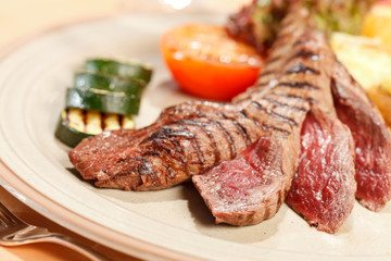 steak with grilled vegetables