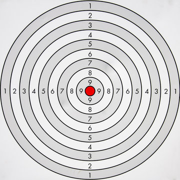 Zielscheibe Target one to 10 with a red dot in the middle for target practice by hunters