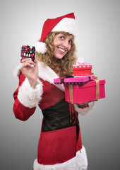 Montones de regalos navideños.