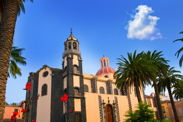 Obraz premium La Orotava Concepcion church red dome