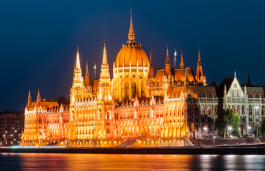 Fototapeta na wymiar Hungarian Parliament, twilight view, Budapest. Orszaghaz.