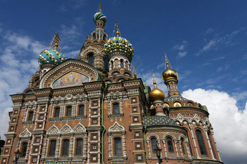 Fototapeta na wymiar Styl rosyjski średniowieczny kościół Zbawiciela i Krwi