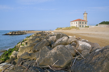 Fototapeta na wymiar Abandoned lighthouse