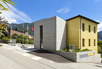yellow house, view from the road