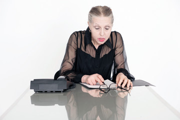 konzentrierte Businessfrau