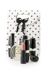 Cosmetic set and bag