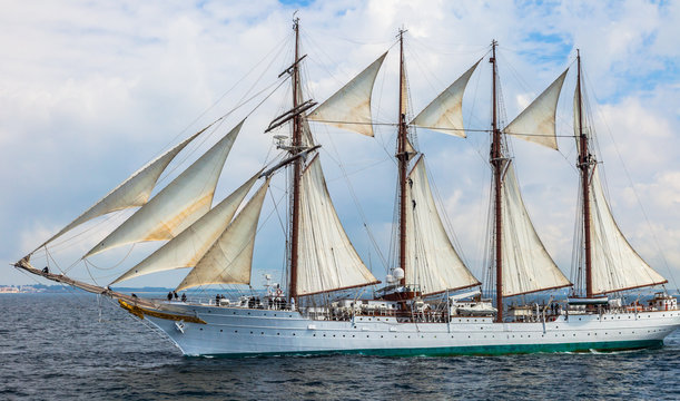 Ship Juan Sebastian de Elcano