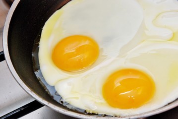 uova fritte in tegamino