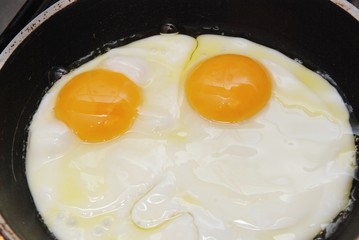 uova fritte in tegamino
