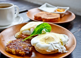 Benedict egg with fried potato