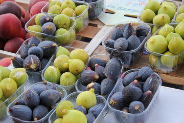 Figs at a French market