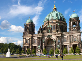 Fototapeta na wymiar Kuppel des Berliner Dom