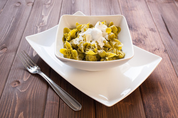 Sacchettini di pasta all'uovo con spinaci e ricotta