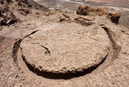 Almogaren, stone with round carving in Cuatro Puertas