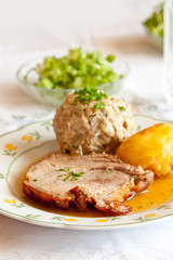Muttis Schweinebraten