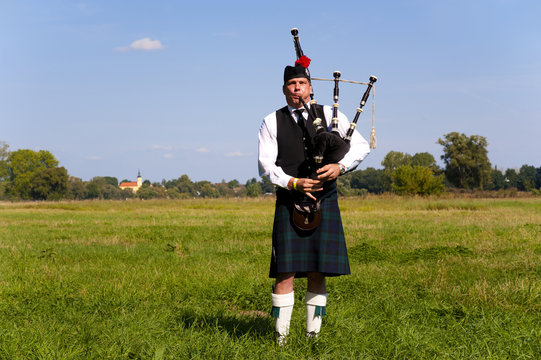 Highland Games Trebsen 2012 Dudelsackspieler