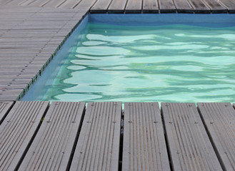 Swimming pool border