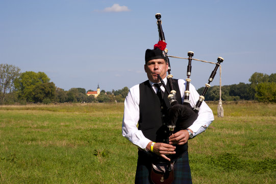 Highland Games Trebsen 2012 Dudelsackspieler