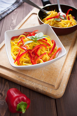 Spaghetti con zafferano e peperone - Spaghetti with saffron and
