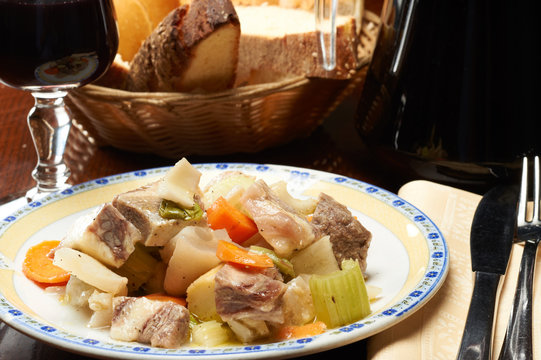 bollito di muso di bovino adulto con ortaggi