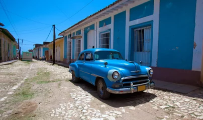Poster Vintage auto in de oude stad, Trinidad, Cuba © Rostislav Ageev
