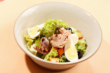 salad with tuna