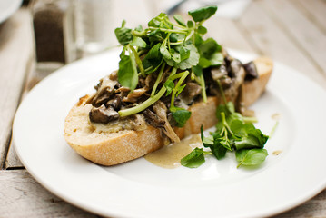 Mushrooms on toast