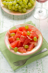 Salad with grapefruit and grapes