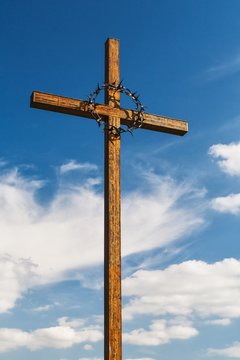 the crown of thorns and the cross