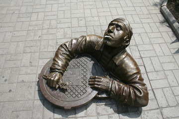 Памятник сантехнику, г. Бердянск