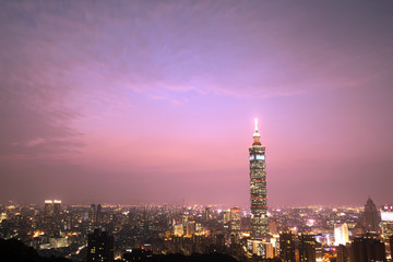Fototapeta premium Taipei night scene with Taipei101