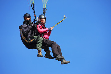 tandem paraglider
