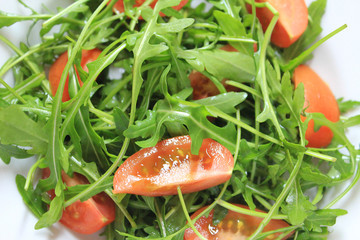 tomate rucola salat