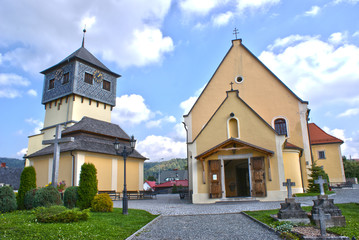 Fototapeta na wymiar Kościół świętego Bartłomieja Apostoła w Kudowie Zdroju - Czermna